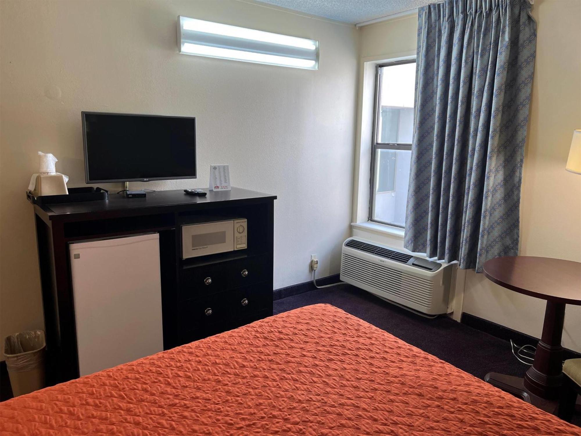 Days By Wyndham Southern Hills/oru Tulsa