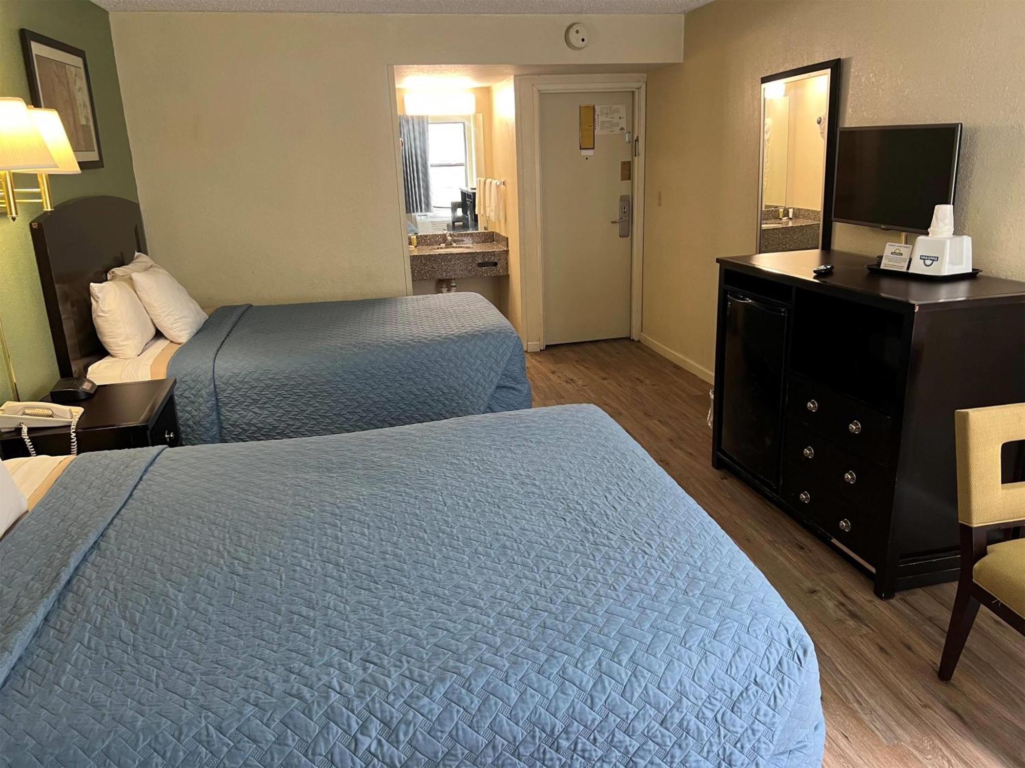 Days By Wyndham Southern Hills/oru 3* Tulsa