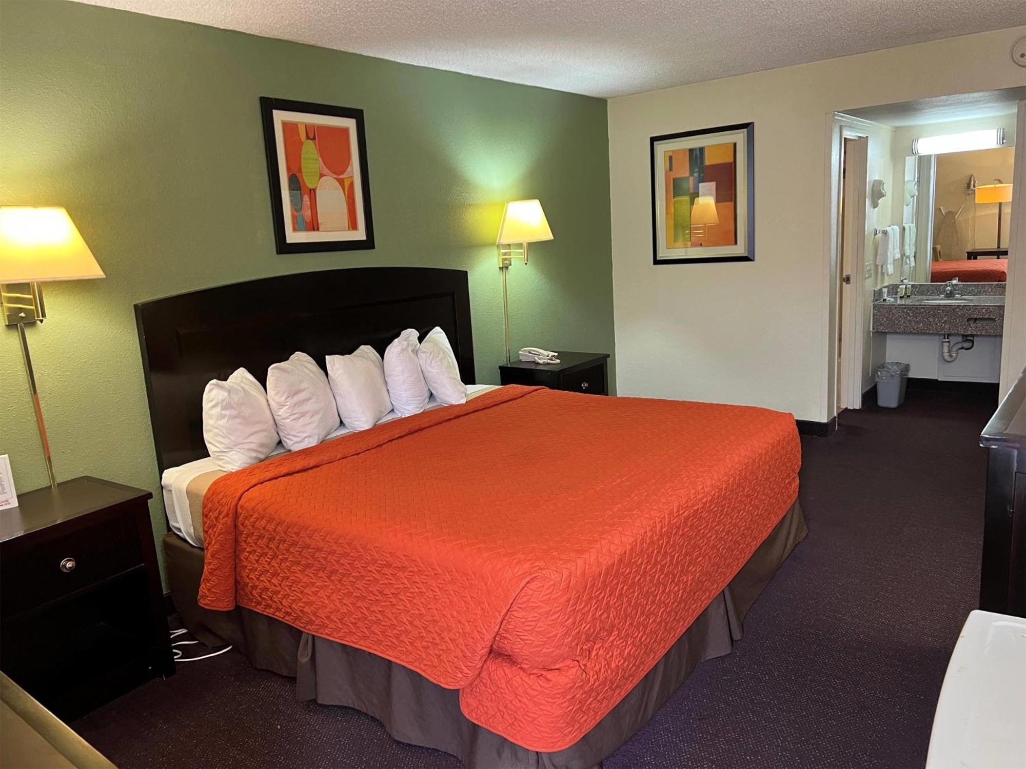 Days By Wyndham Southern Hills/oru Hotel 3*
