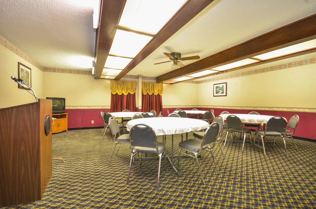 Hotel Days By Wyndham Southern Hills/oru